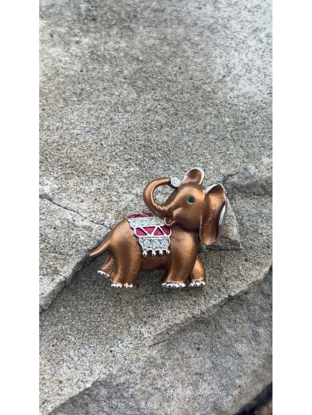 Vintage Silvertone  Brown  Rhinestone Elephant Brooch Pin